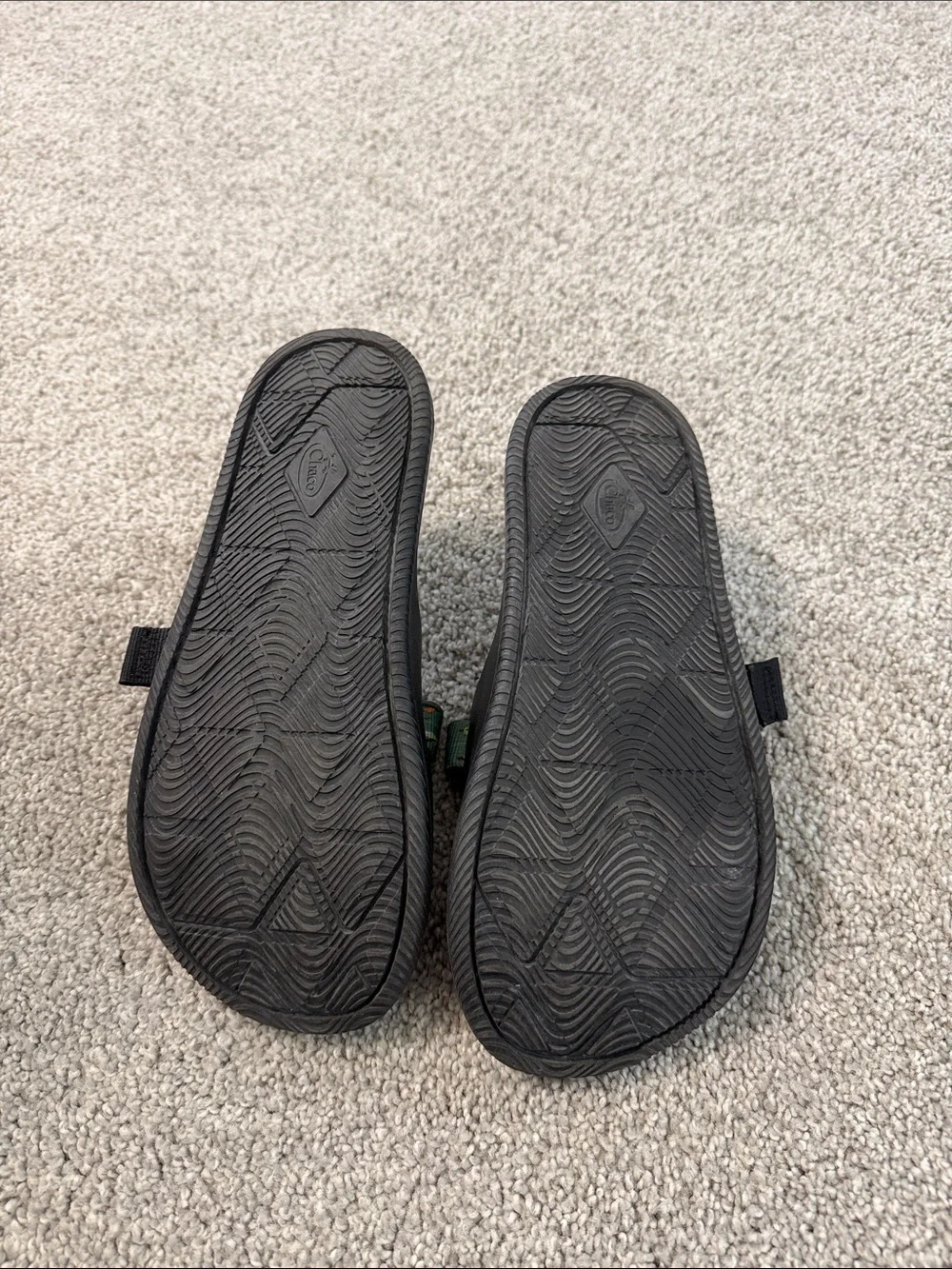 Chaco Green Patterned Strap Slide Sandals with Black Footbed EUC